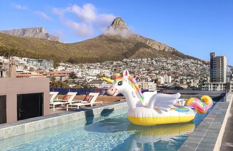 2 Bedroom Property for Sale in Sea Point Western Cape